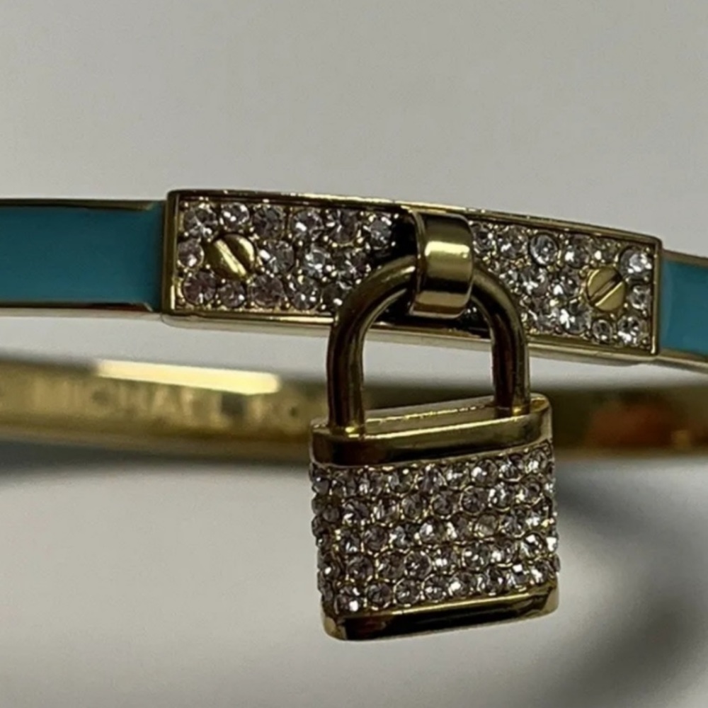 Stunningly pretty Michael Kors bracelets. - Picture 8 of 15